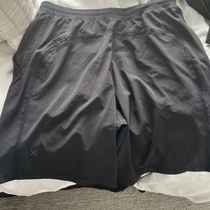 Mens large Lulu shorts.